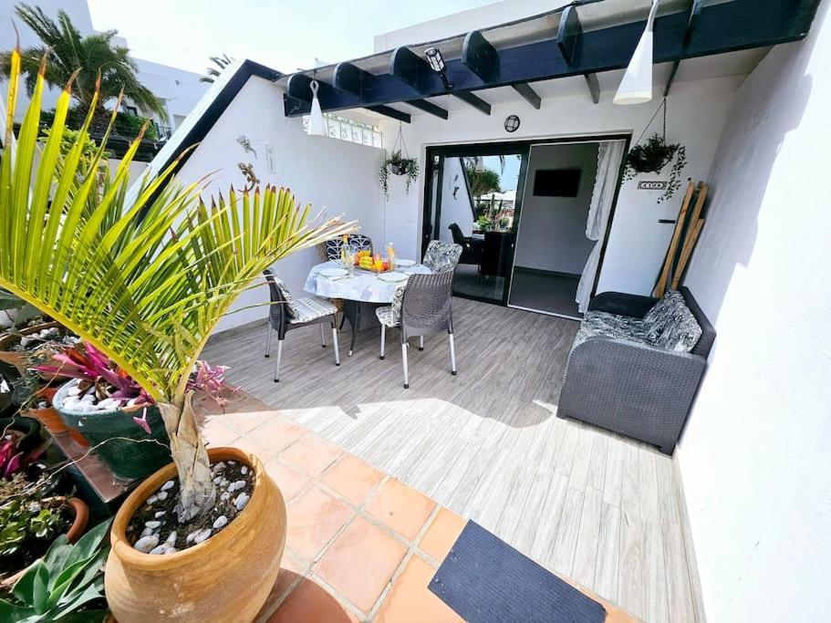 Apartamento Taisa Playa Roca Costa Teguise Exterior photo